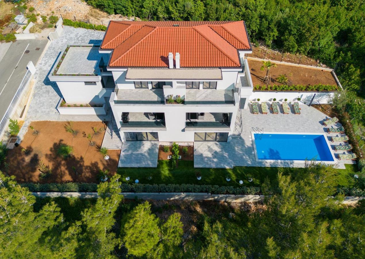 Apartments Paola & Karla With Pool Крк Екстер'єр фото