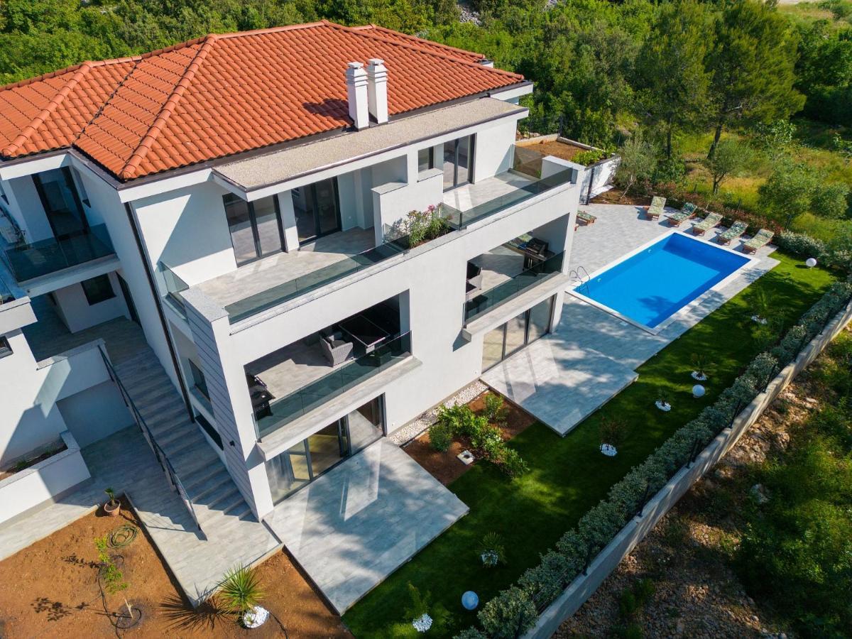 Apartments Paola & Karla With Pool Крк Екстер'єр фото