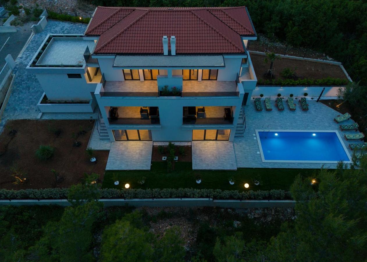 Apartments Paola & Karla With Pool Крк Екстер'єр фото