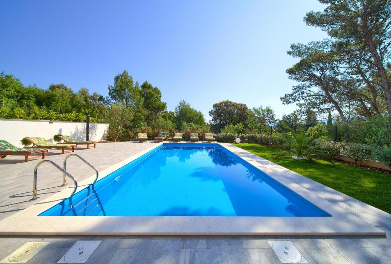 Apartments Paola & Karla With Pool Крк Екстер'єр фото