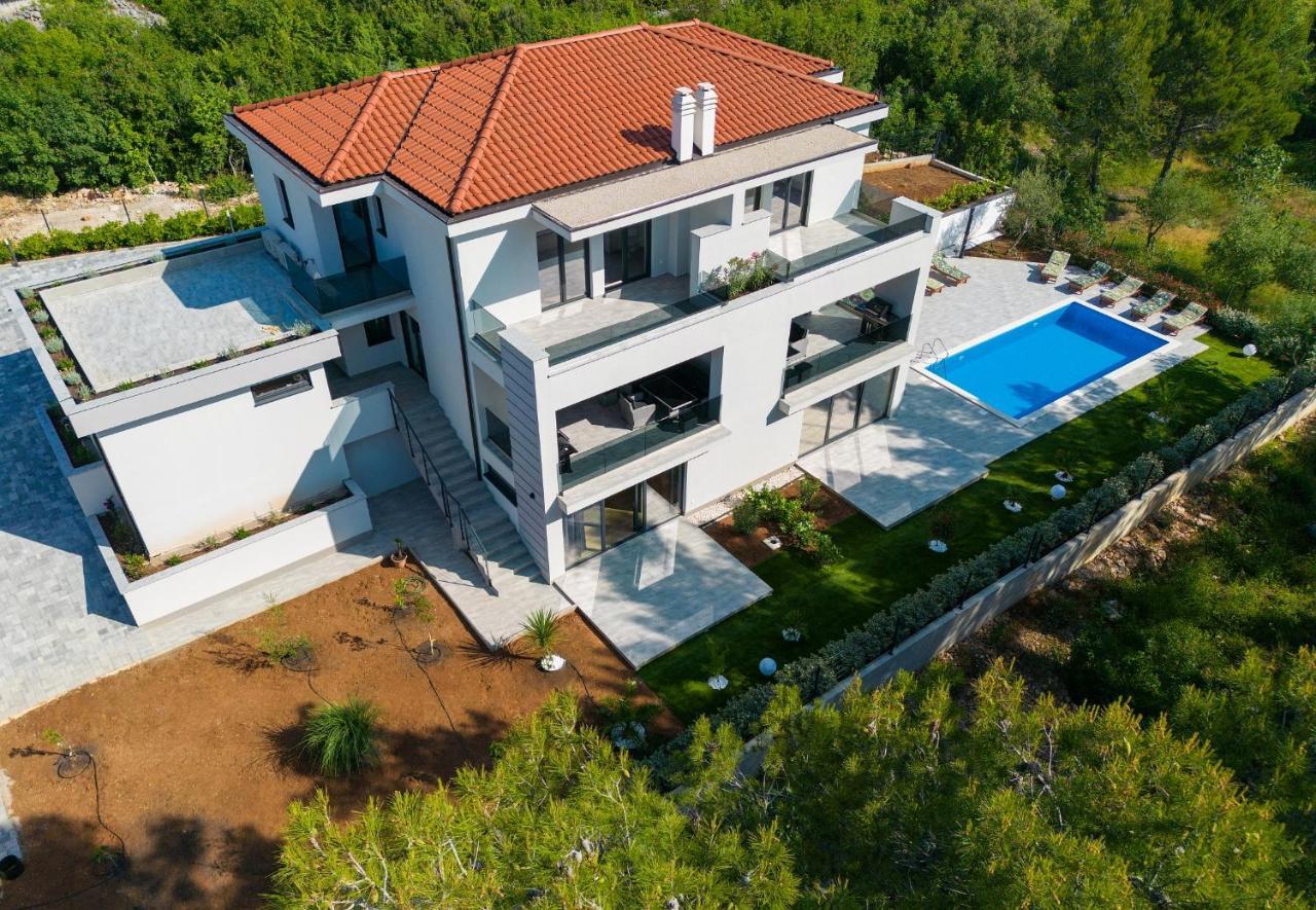 Apartments Paola & Karla With Pool Крк Екстер'єр фото