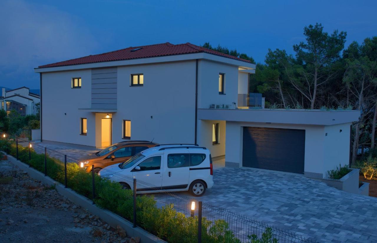 Apartments Paola & Karla With Pool Крк Екстер'єр фото